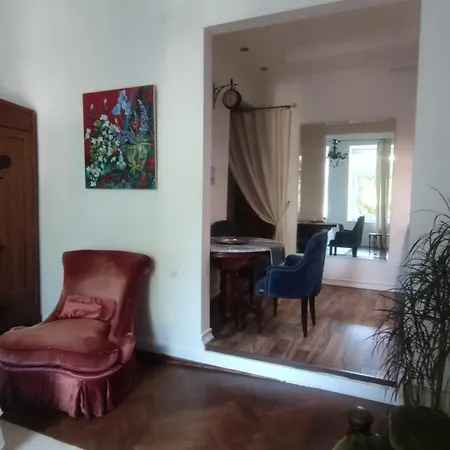 возле дерибасовской Appartement