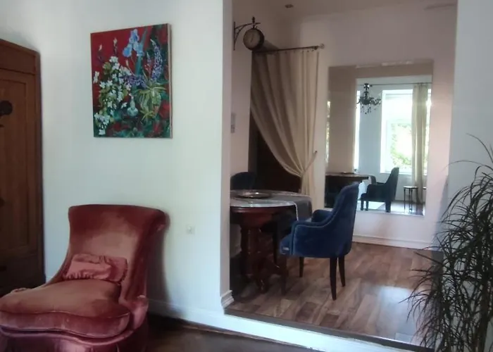 возле дерибасовской Apartment